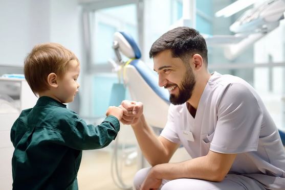 دندانپزشکی تخصصی کودکان در کلینیک پرسپولیس