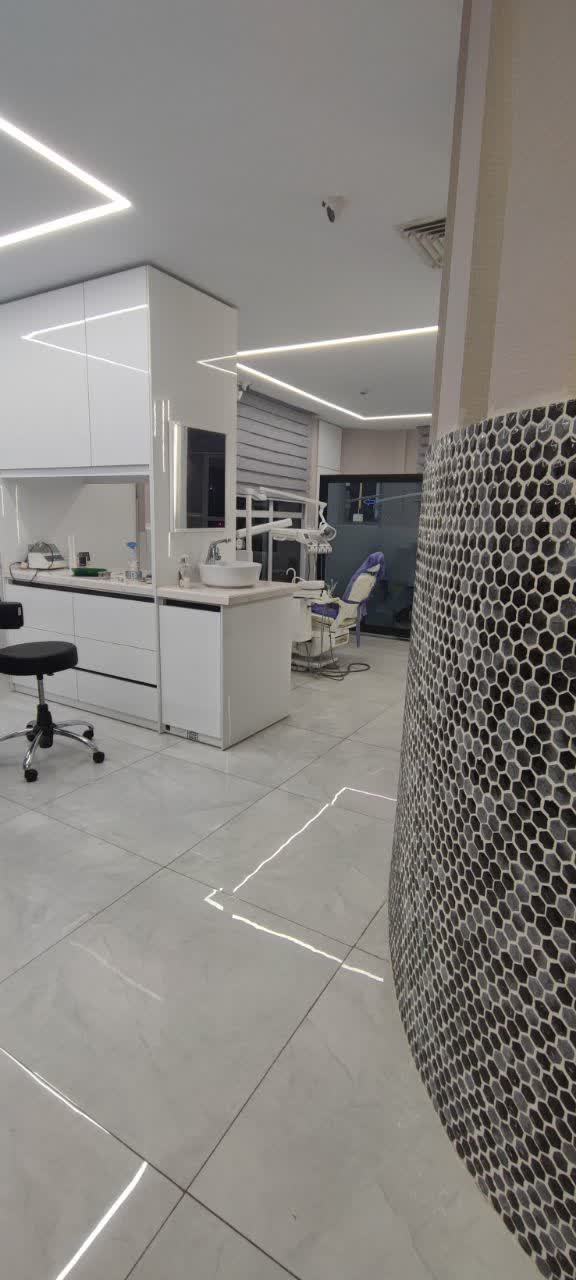 کلینیک دندانپزشکی در فلکه دوم تهرانپارس